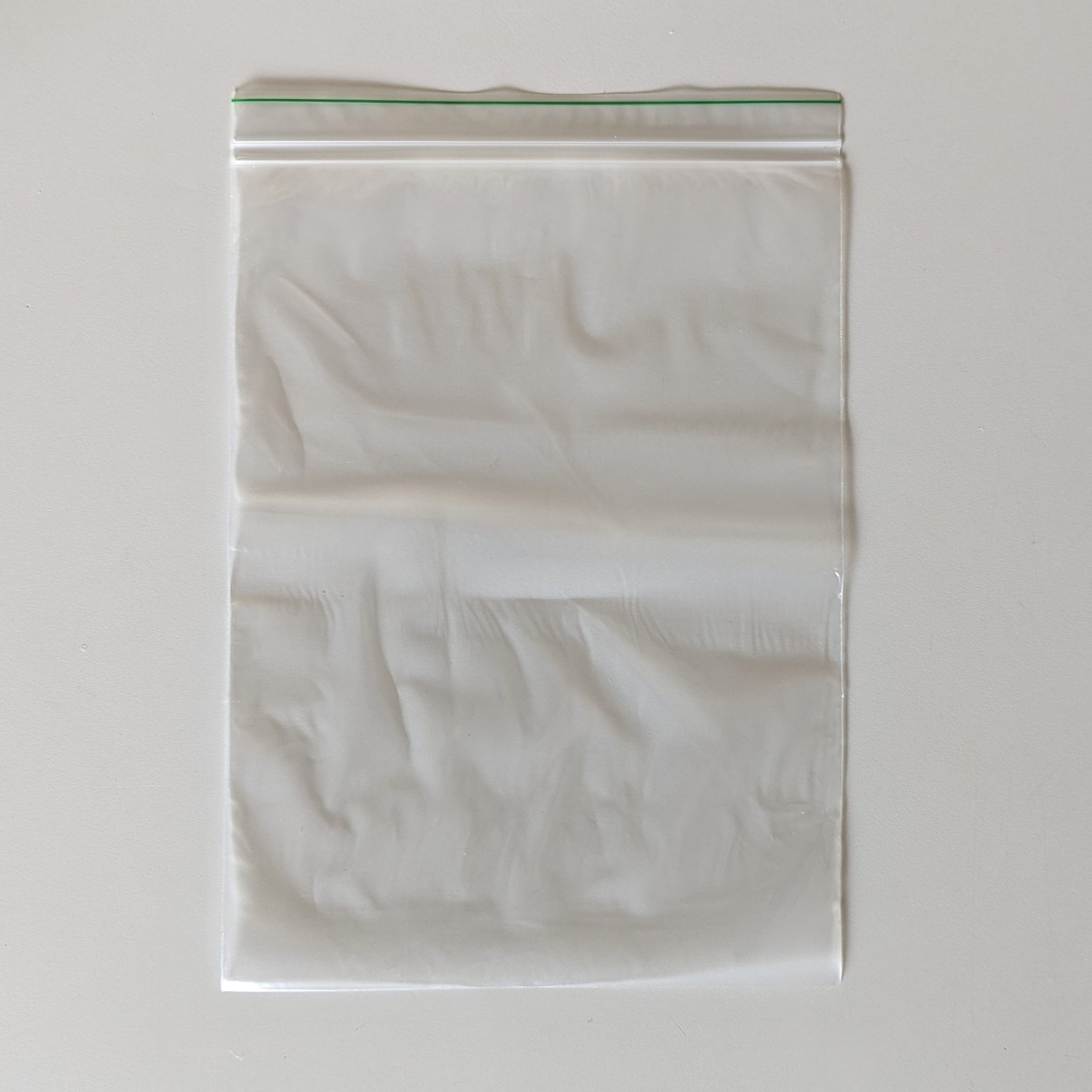 Reclosable Plastic Zipper Bags 2 Mil, Clear. (100 Bags)